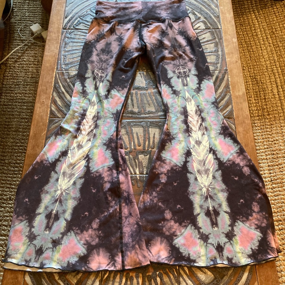 Teeki yoga pants with bell bottom